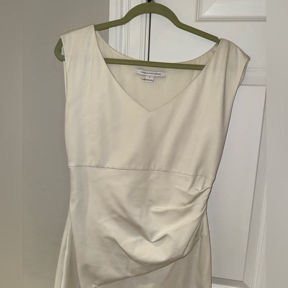 Diane Von Furstenberg Size 10 Pre-Owned - Picture 2 of 9